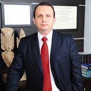 Dr. Carlos Tellez