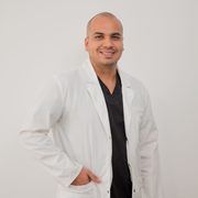 Dr. Eduardo Lescano
