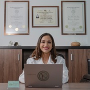 Dra. Karen Letona