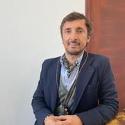 Dr. Tomás Valverde Lyons