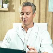 Dr. Javier Camozzi