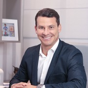 Dr. Daniel Nunes