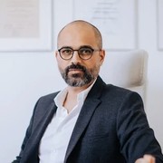 Dr Dr. Paris Papakostas