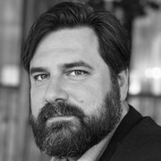 Dr Andreas Naparus