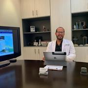 Dr. Oriel Melo Mendoza | Cirujano Plástico Panamá